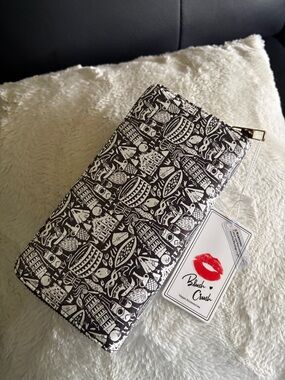 Blush 🖤 Crush Patterned Art Wallet. ~NWT